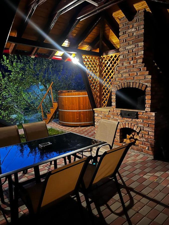 Casa De Vacanta Chesa 보르섹 외부 사진